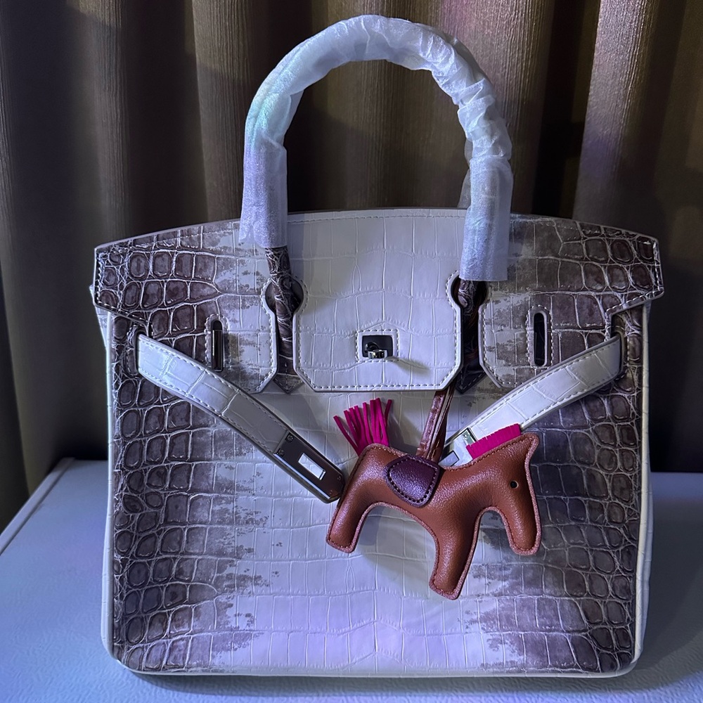 Elegant White and Gray Crocodile Pattern Handbag
